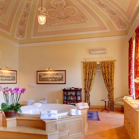 Monte Di Lenno Sleeps 25 Pool Wifi Moltrasio