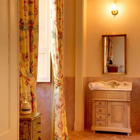 Monte Di Lenno Sleeps 25 Pool Wifi Villa Moltrasio
