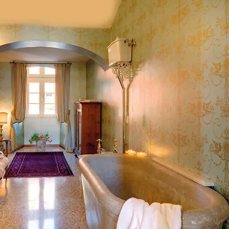 Monte Di Lenno Sleeps 25 Pool Wifi Villa