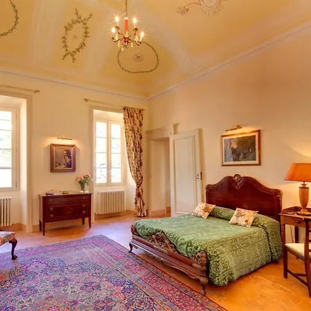 Monte Di Lenno Sleeps 25 Pool Wifi