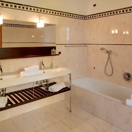 Monte Di Lenno Sleeps 25 Pool Wifi * Moltrasio