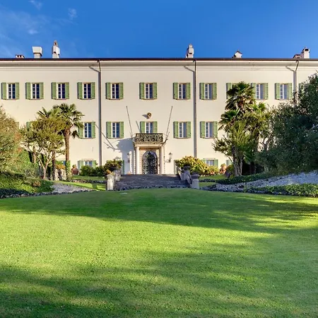 Monte Di Lenno Sleeps 25 Pool Wifi Villa *